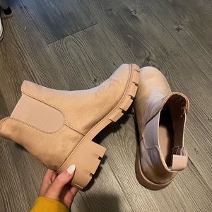 Size 8 tan boots
